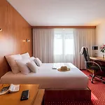 Отель Cerise Bordeaux Aeroport 3*