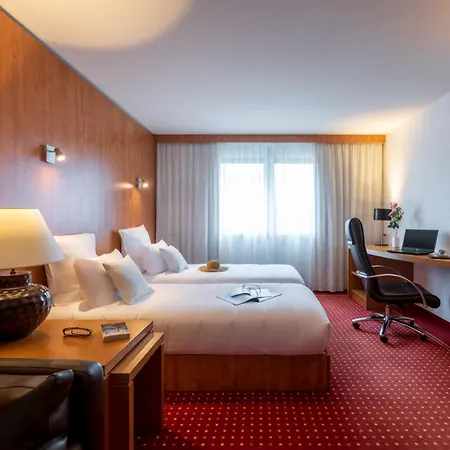 Cerise Bordeaux Aeroport Mérignac