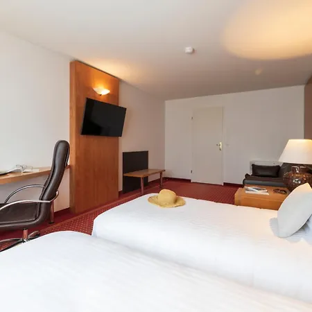 Cerise Bordeaux Aeroport 3*