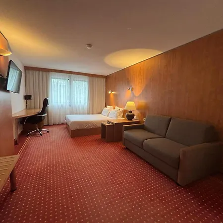 Cerise Bordeaux Aeroport 호텔
