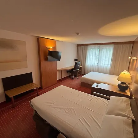Hotel Cerise Bordeaux Aeroport 3*
