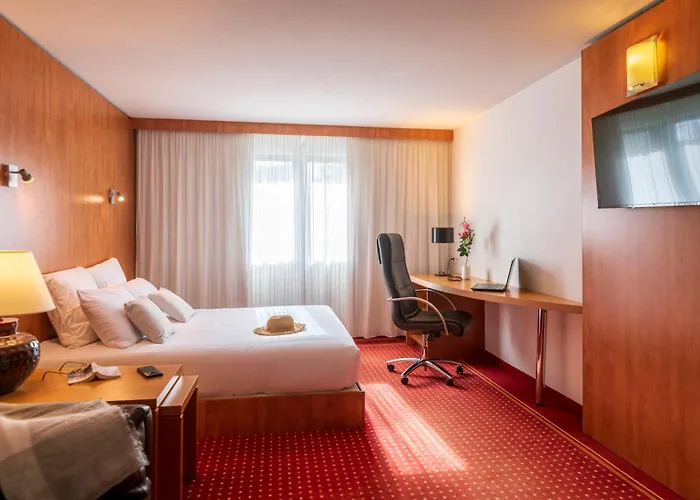 Cerise Bordeaux Aeroport 3*